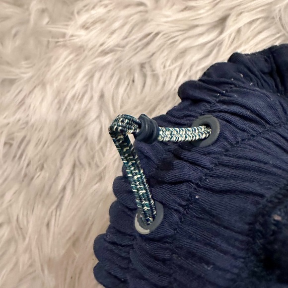 ✨ FREE PEOPLE MOVEMENT shorts S/M. thick, comfy elastic waistband… - Picture 4 of 4